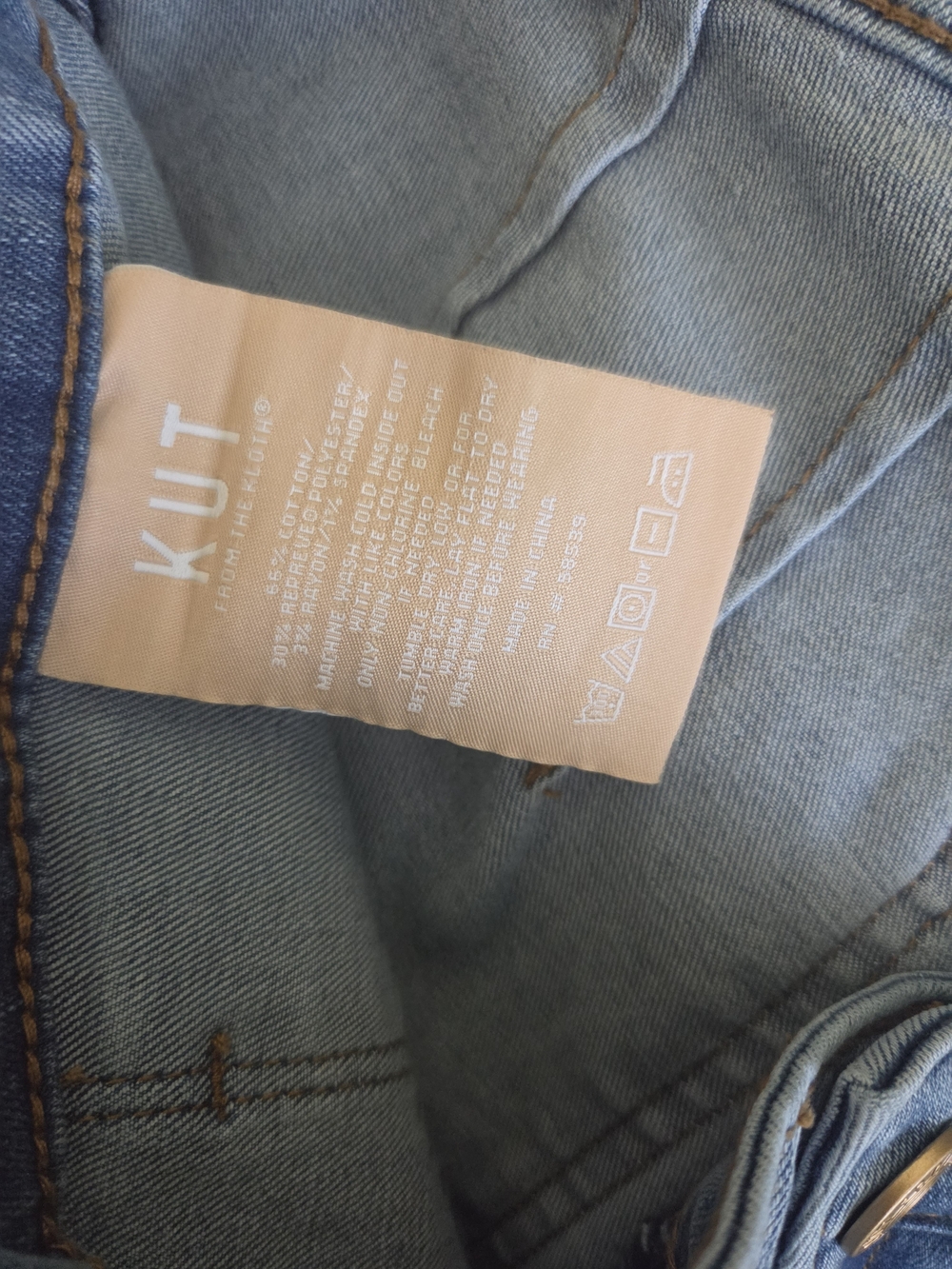Kut from the Kloth Light Blue Denim Capri Women's Jeans 18 - Picture 5 of 6